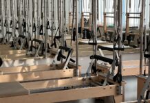 혹시 자세 때문에 고민이라면? 스파인 코렉터 하나로 척추 미인 되는 꿀팁